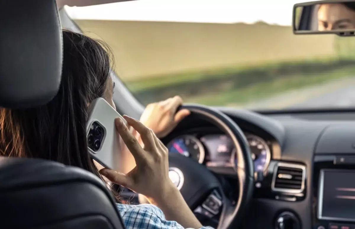 Казахстанских водителей начали штрафовать за новые нарушения через камеры