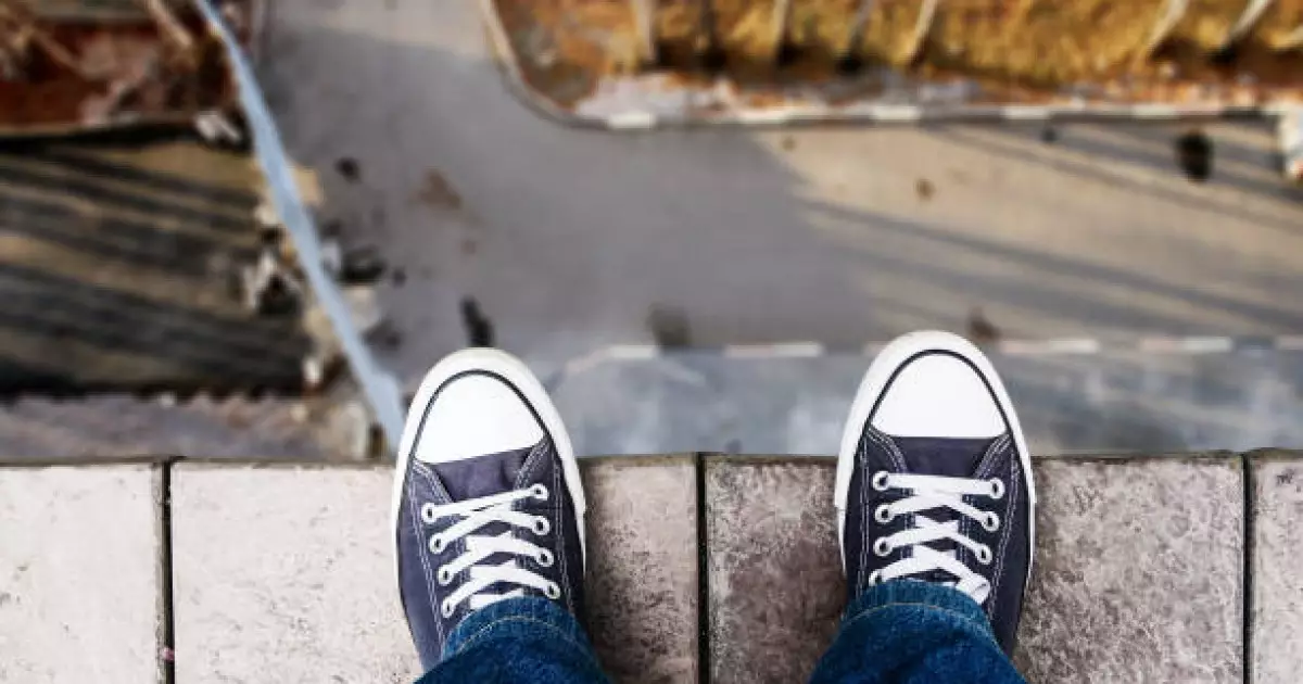   Жасөспірімдерді өз-өзіне қол салуға не итермелейді?   