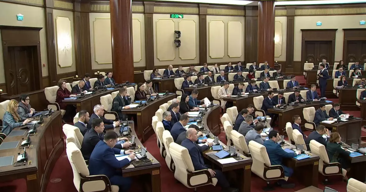 Мәжіліс мемлекеттік қызмет туралы жаңа заң жобасын бірінші оқылымда мақұлдады 