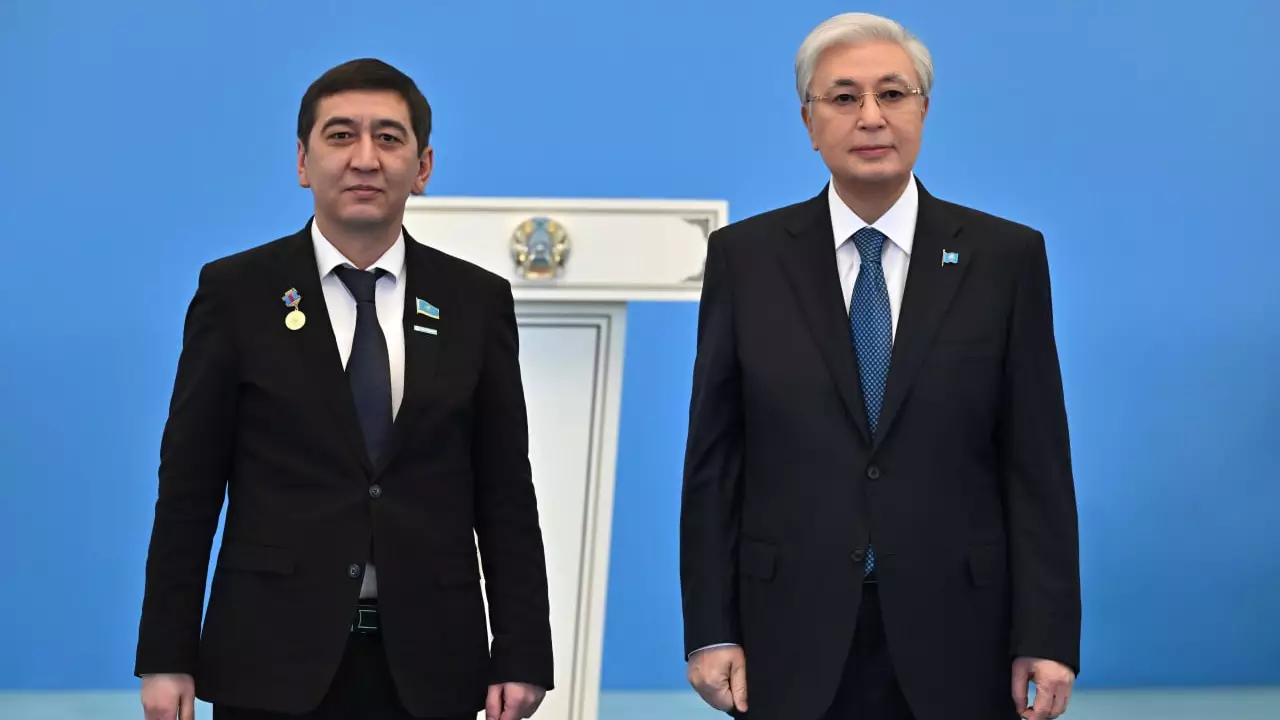 «Аванспен берген шығар»: Ринат Зайыт мемлекеттік награданы не үшін алғаны туралы айтты (ВИДЕО)