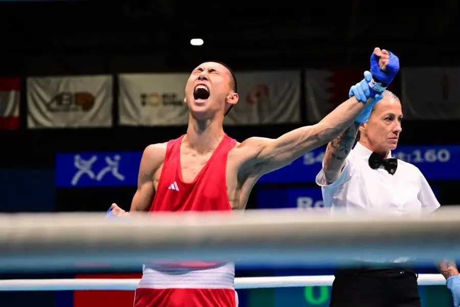 Олимпиада чемпионы Бақыт Сәрсекбаев жас боксшыларға баға берді