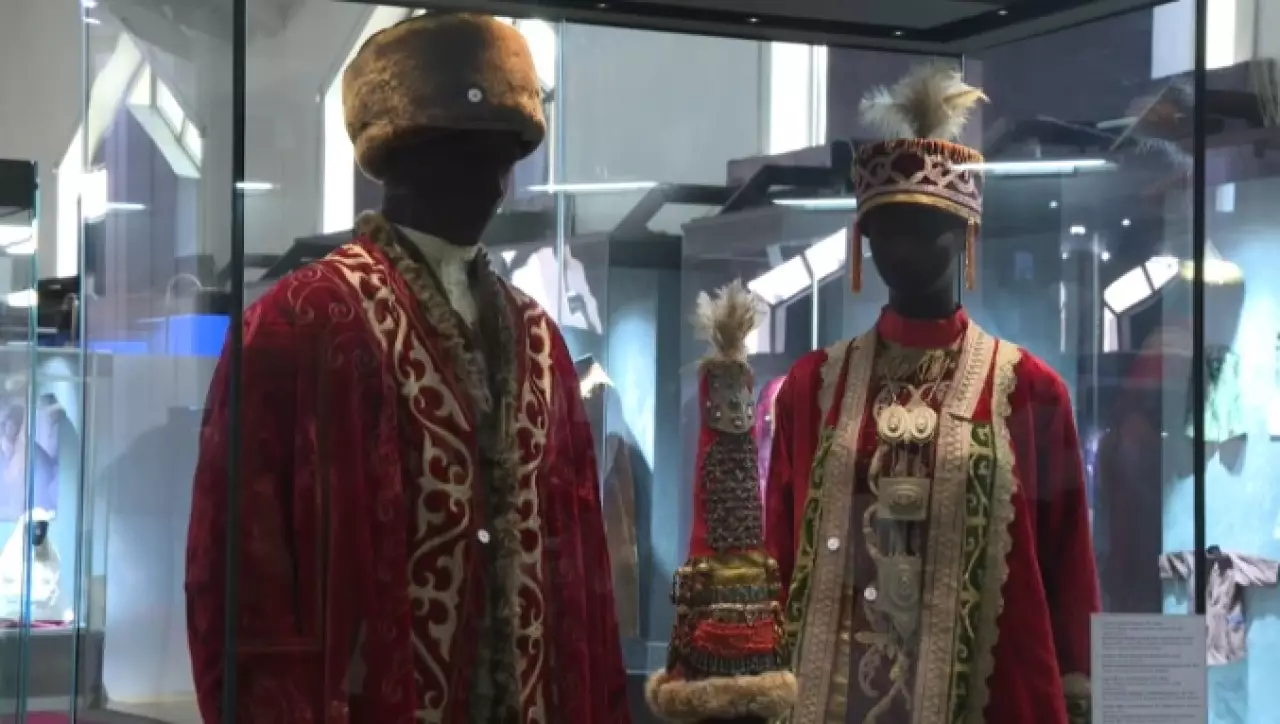 Выставка национальной одежды открылась в Алматы