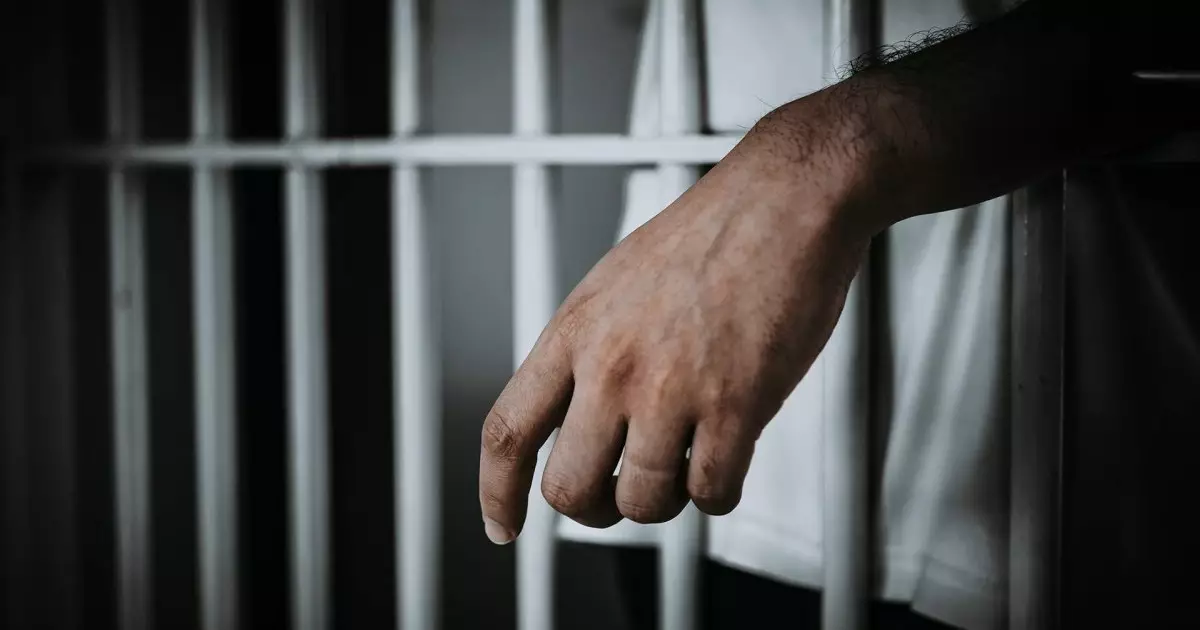  Жазықсыз адам бөтен біреудің қылмысы үшін 19 жыл түрмеде отырып шықты 