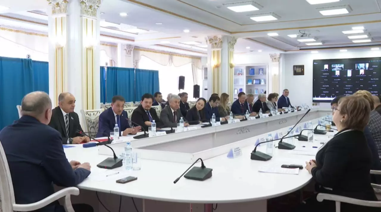 Жаңа Ата Заң: референдумнан кейінгі диалог