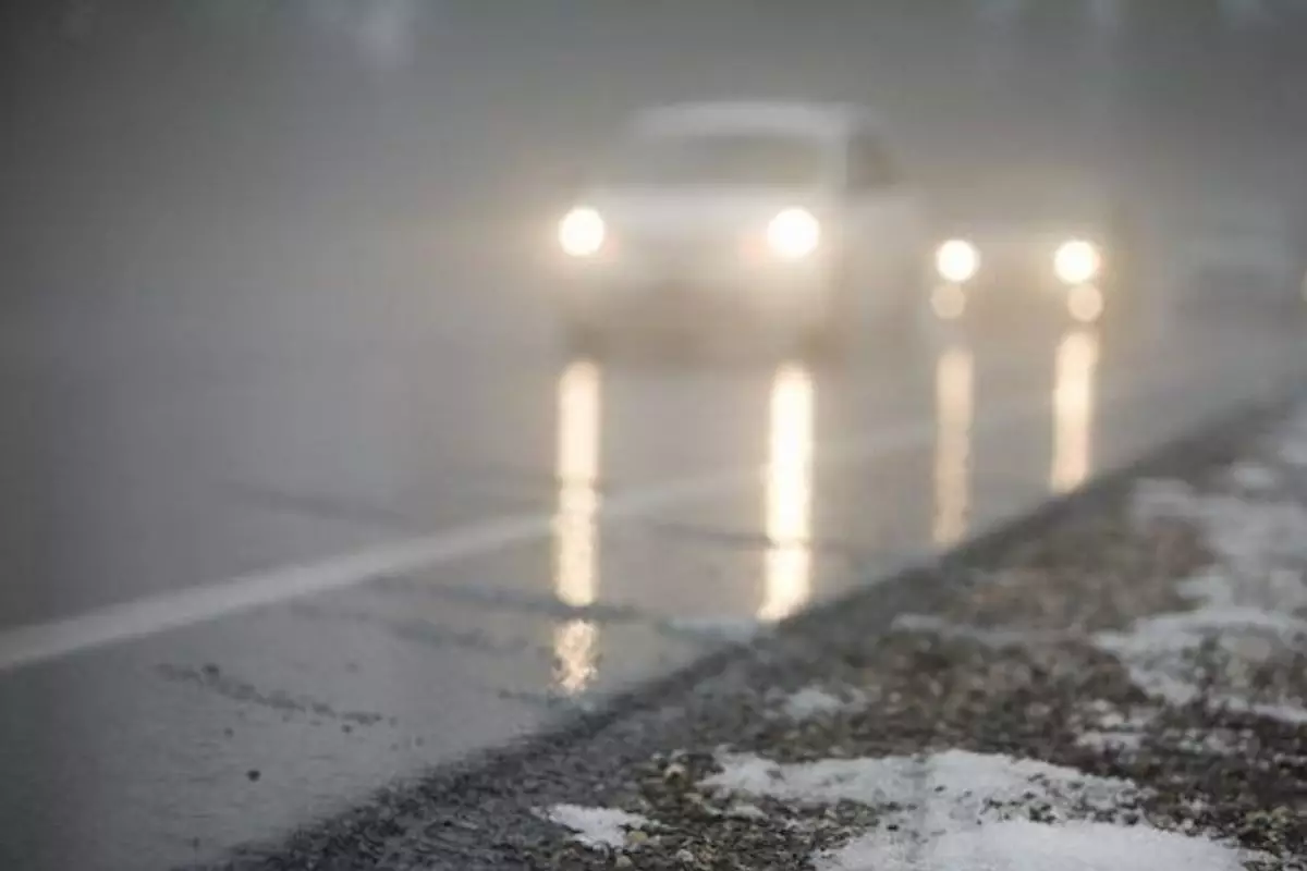 Туман, гололед и метель: штормовое предупреждение объявили в Казахстане