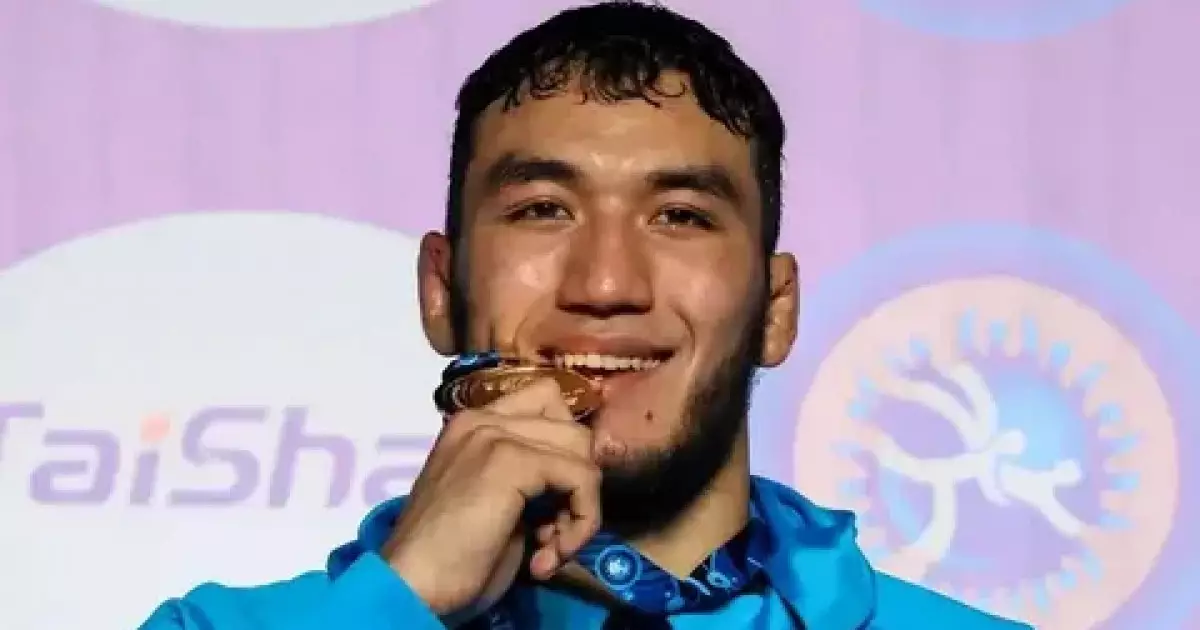   Ризабек Айтмұханұлы жаңа салмақта Қазақстан чемпионы атанды   