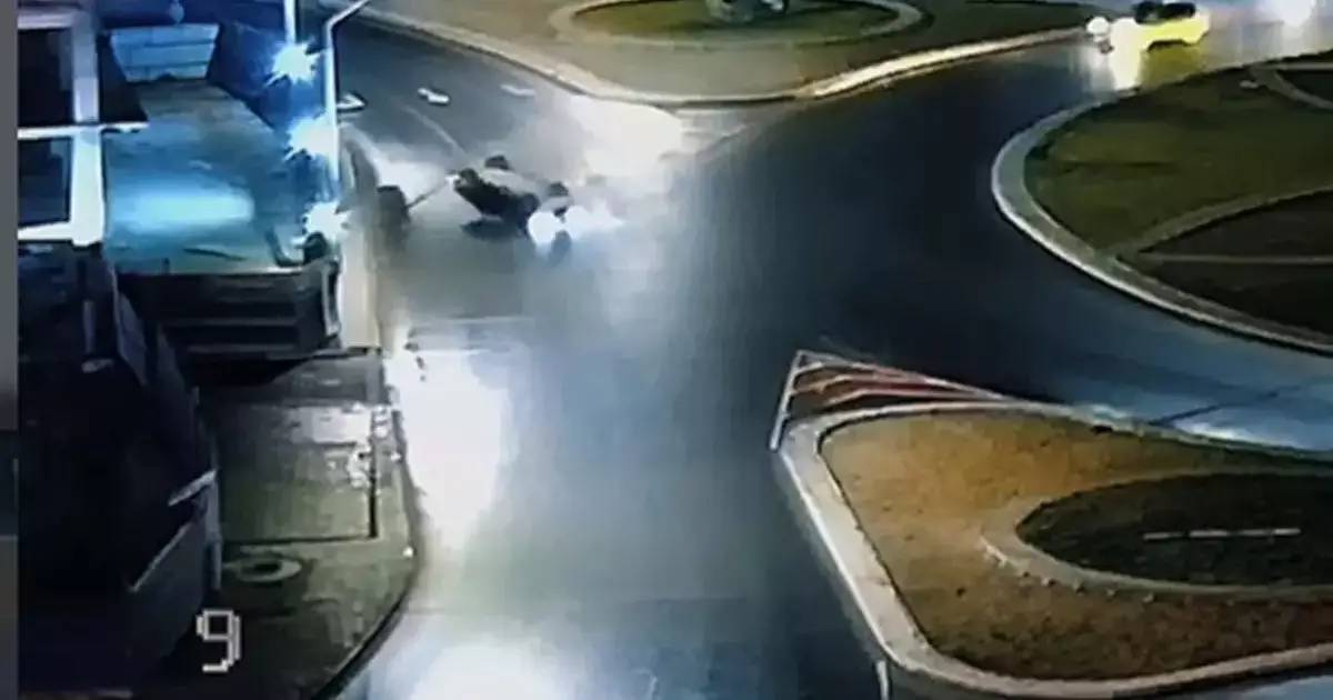  Ақтауда жолда автокөлік аударылып қалды (ВИДЕО) 