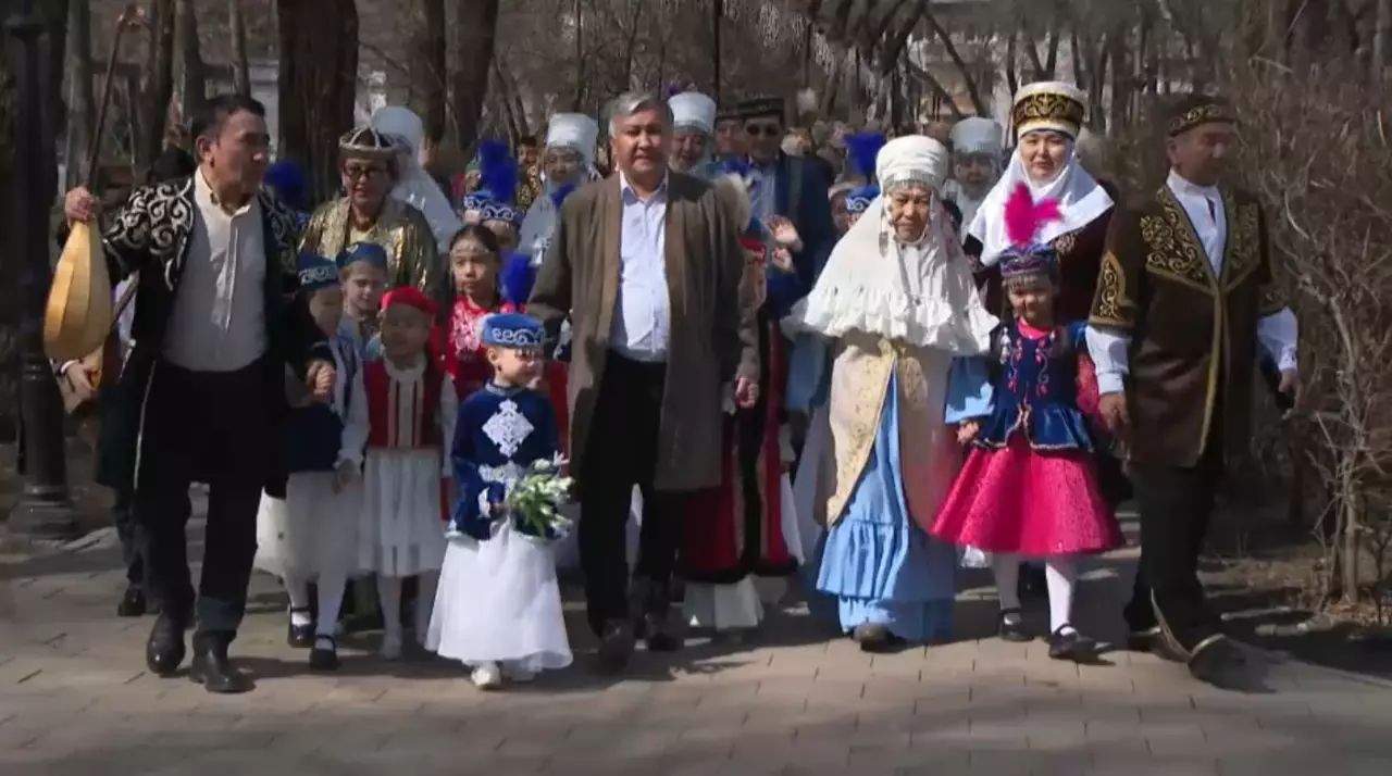 Алматы қаласы мен облыстың оқушылары ұлттық киім күнін атап өтті