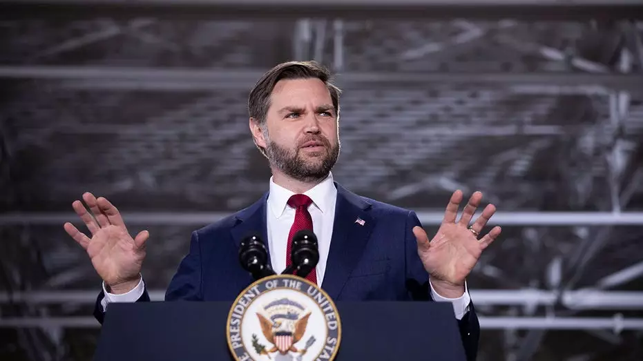 Вэнс называет скачок цен на бензин «временным ударом» и признаёт, что людям «больно» во время войны с Ираном.