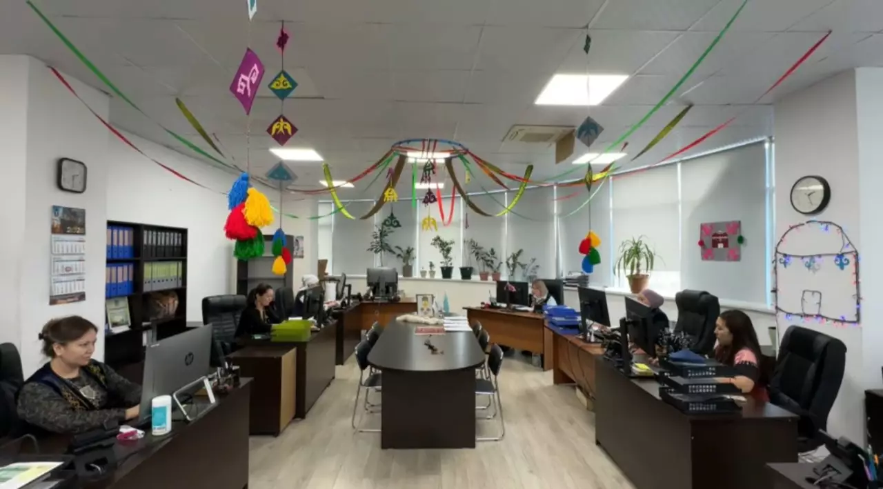 Маңғыстау облысында мұнайшылар әр бейсенбі ұлттық киім киеді