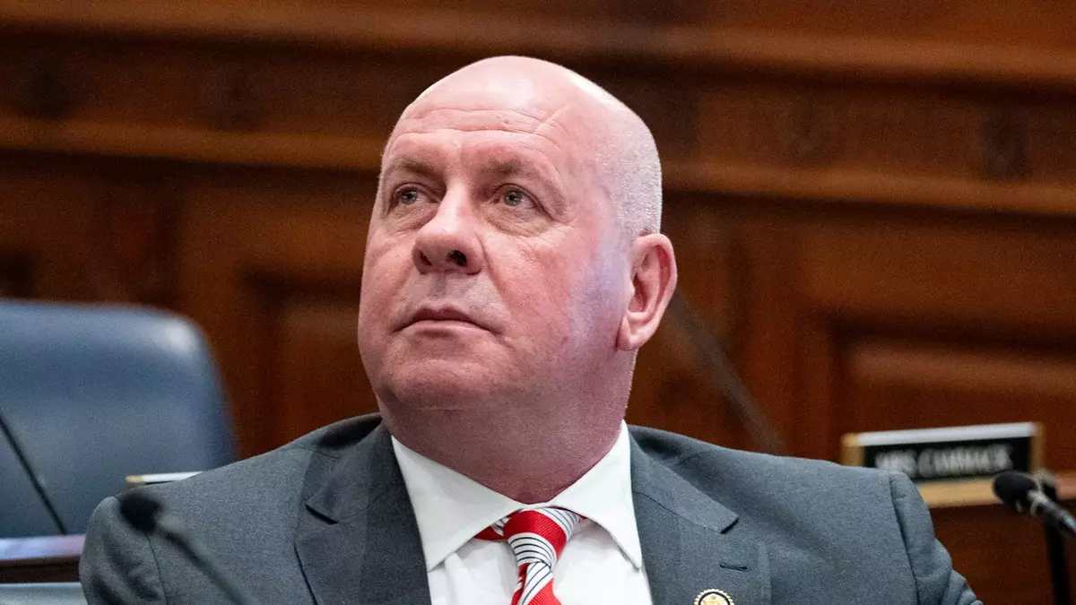 Почти 200 демократов Палаты представителей проголосовали против депортации лиц, совершивших мошенничество с социальными пособиями.