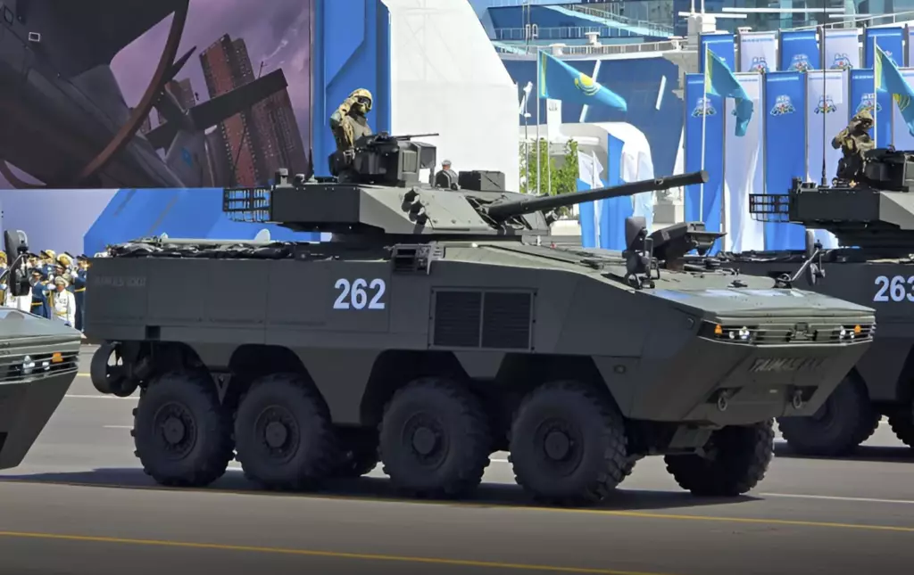 Казахстан диверсифицирует военную технику новыми бронированными машинами.