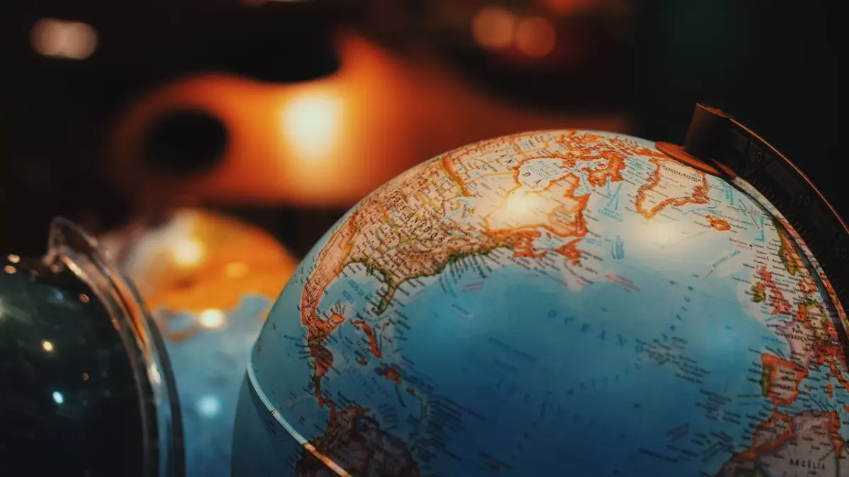 «Мир становится взрослым»: Ашимбаев объяснил новую геополитику и роль Трампа