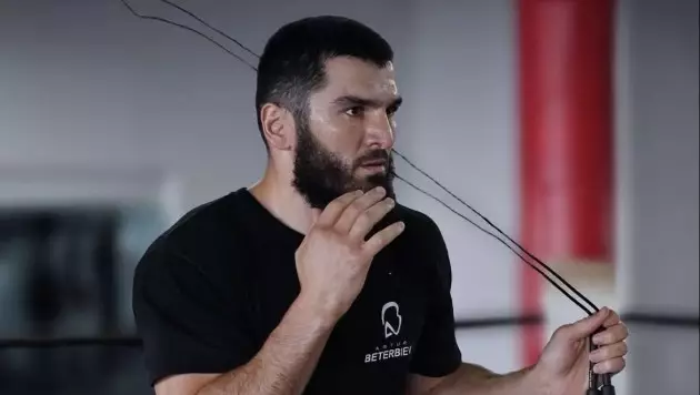 Бетербиеву "отдали" победу за второй бой с Биволом