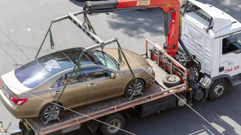 С апреля в Астане водители начнут платить за штрафстоянки и эвакуацию авто