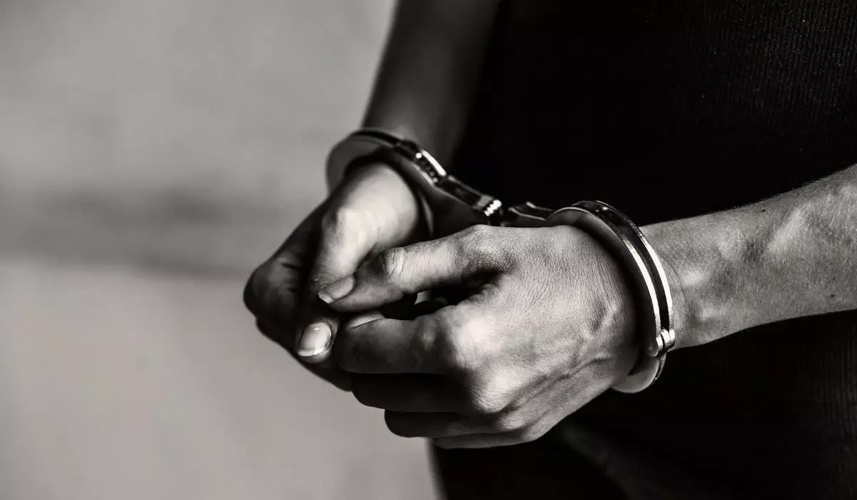 Қостанайда ХҚКО-ның қызметкері бұрынғы әйелін атып өлтірді деген күдікке ілінді