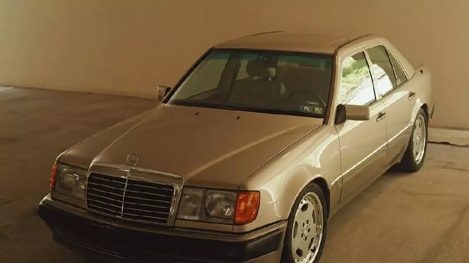 Редкий Mercedes «Волчок» продан за рекордные 172 миллиона тенге