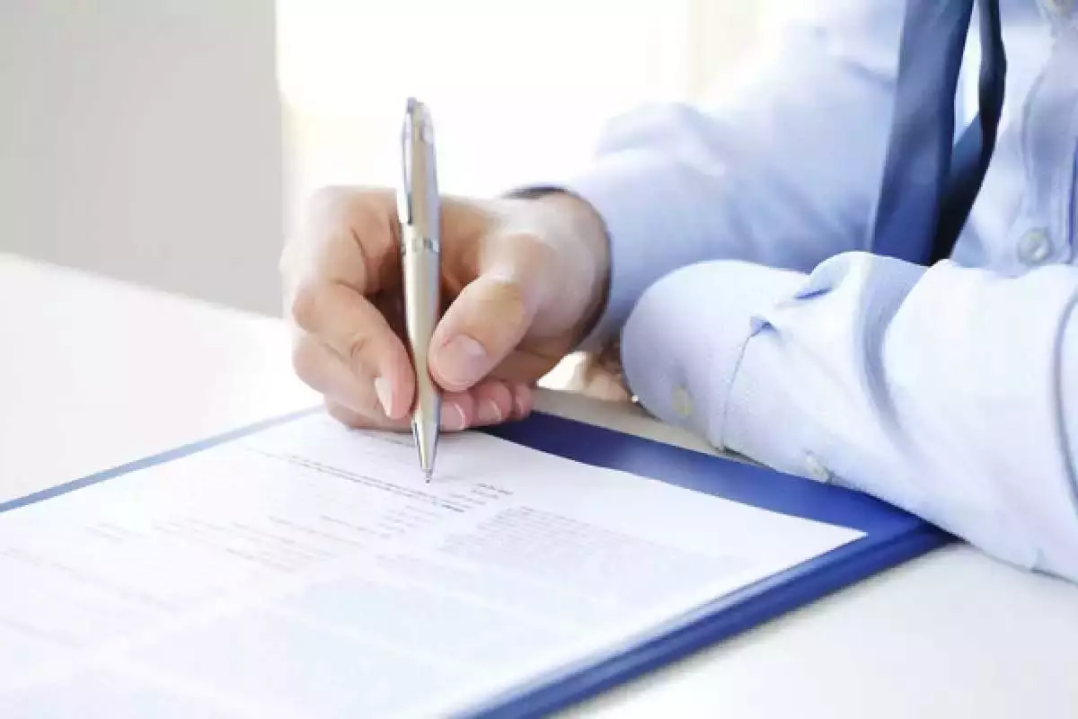 Елімізде еңбек шартын азаматтық келісімшартпен алмастыруға тыйым салынбақ: Сенат заңды қабылдады