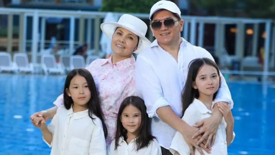 «Мен алып бермесем, алмайды ғой…»: Сәкен Майғазиевтің әйелі «тоқал алу» жайында өз ойын айтты (ВИДЕО)