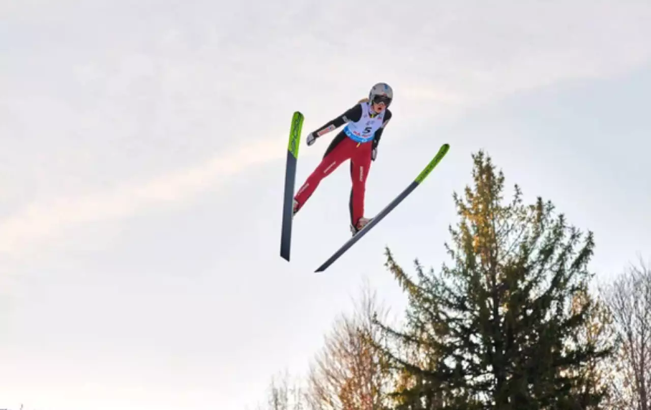 Прыжки на лыжах с трамплина: Казахстан завоевал ещё три медали в Польше