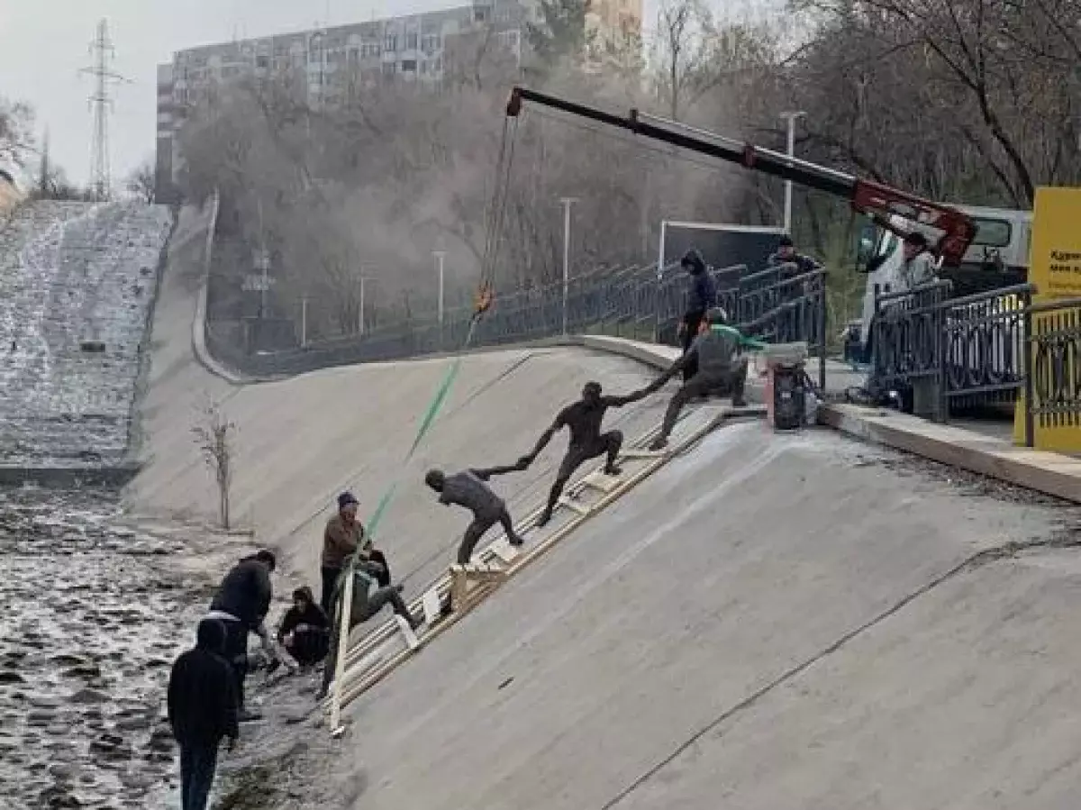 Үлкен Алматы өзенінің арнасына интерактивті арт-нысан орнатылды