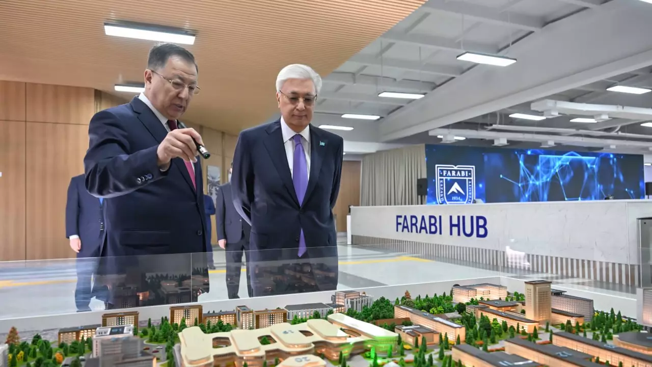  Тоқаев әл-Фараби атындағы Қазақ ұлттық университетіне барды