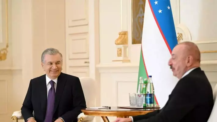 Мирзиёев и Алиев обсудили ситуацию на Ближнем Востоке