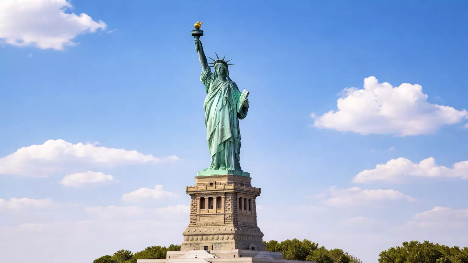 «15 мың доллар кепіл»: АҚШ визасына жаңа талап енгізілді