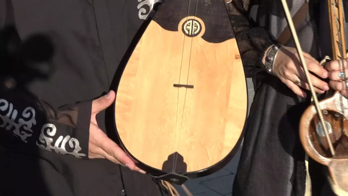 Қазақстандықтарға ұшаққа домбыра алып кіруге рұқсат берілуі мүмкін