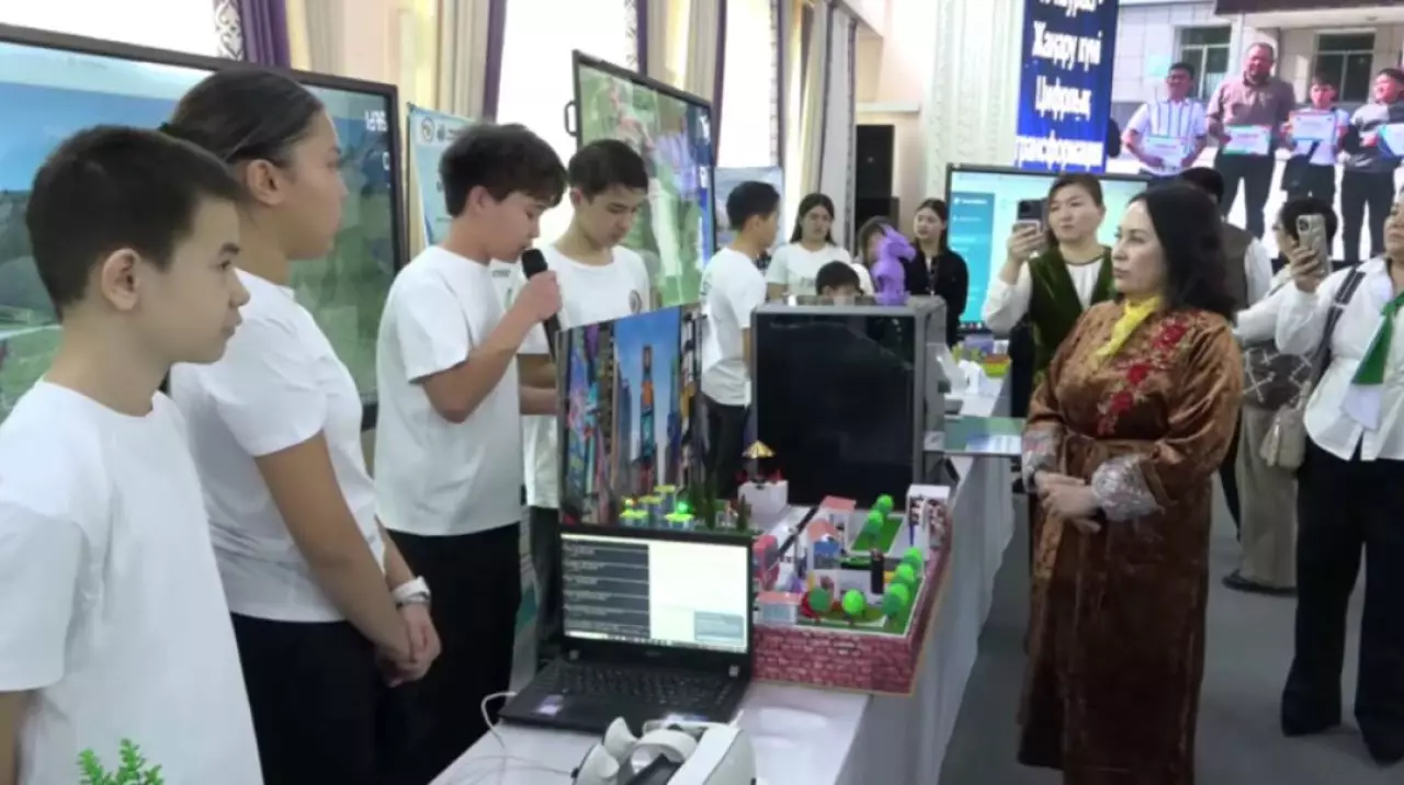 Выставку инновационных проектов провели в Жамбылской области
