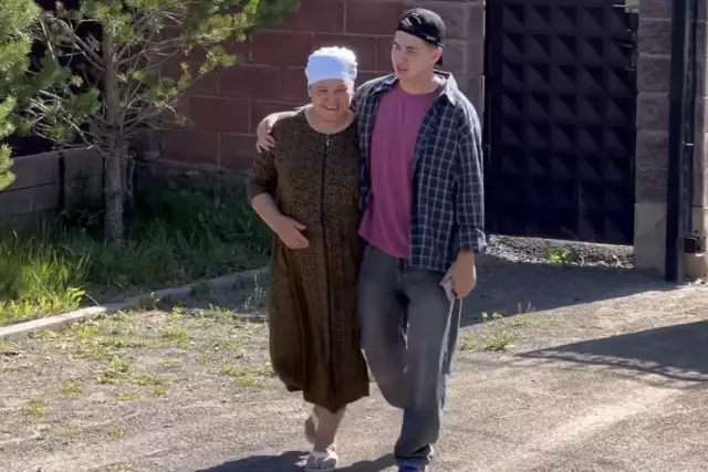 Басы дауға қалған Жанабыловтың анасы өз шындығын айтты