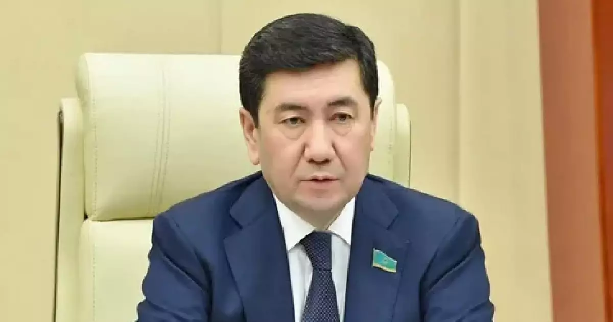   Ерлан Қошанов: Әлемдік тұрақсыздық жағдайында жаңа Конституцияны қабылдау – Президенттің стратегиялық қадамы   