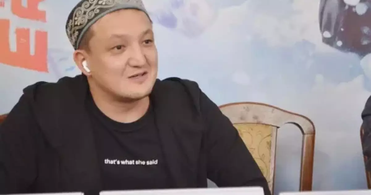  «Әйелімнің бетінен сүйіп амандасқанын қаламаймын»: Актер Еділ Анарбай жұбайына қатысты құпияны ашты 