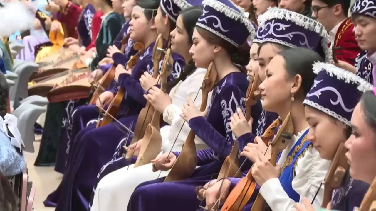 Павлодар облысында «Күй күмбірі» челленджіне 30 мыңға жуық домбырашы қатысты
