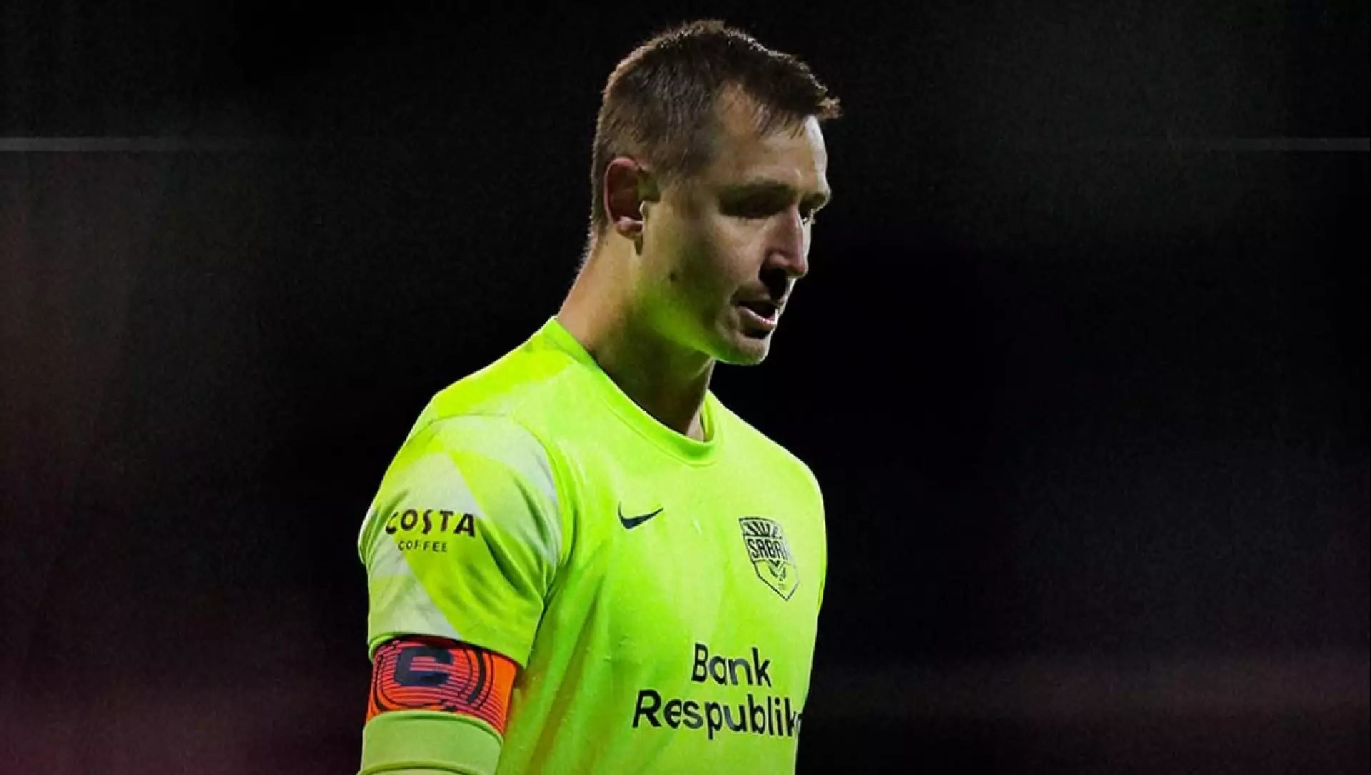 Вратарь сборной Казахстана помог лидеру чемпионата одержать уверенную победу