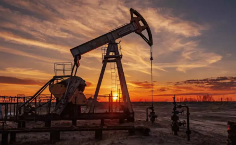 Исключение из санкций: Британия разрешила транзит нефти Казахстана