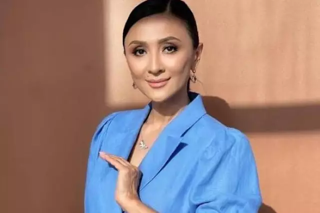 «Баянсыз махаббатым»: Меруерт Түсіпбаева өнердегі музасы туралы сыр шертті