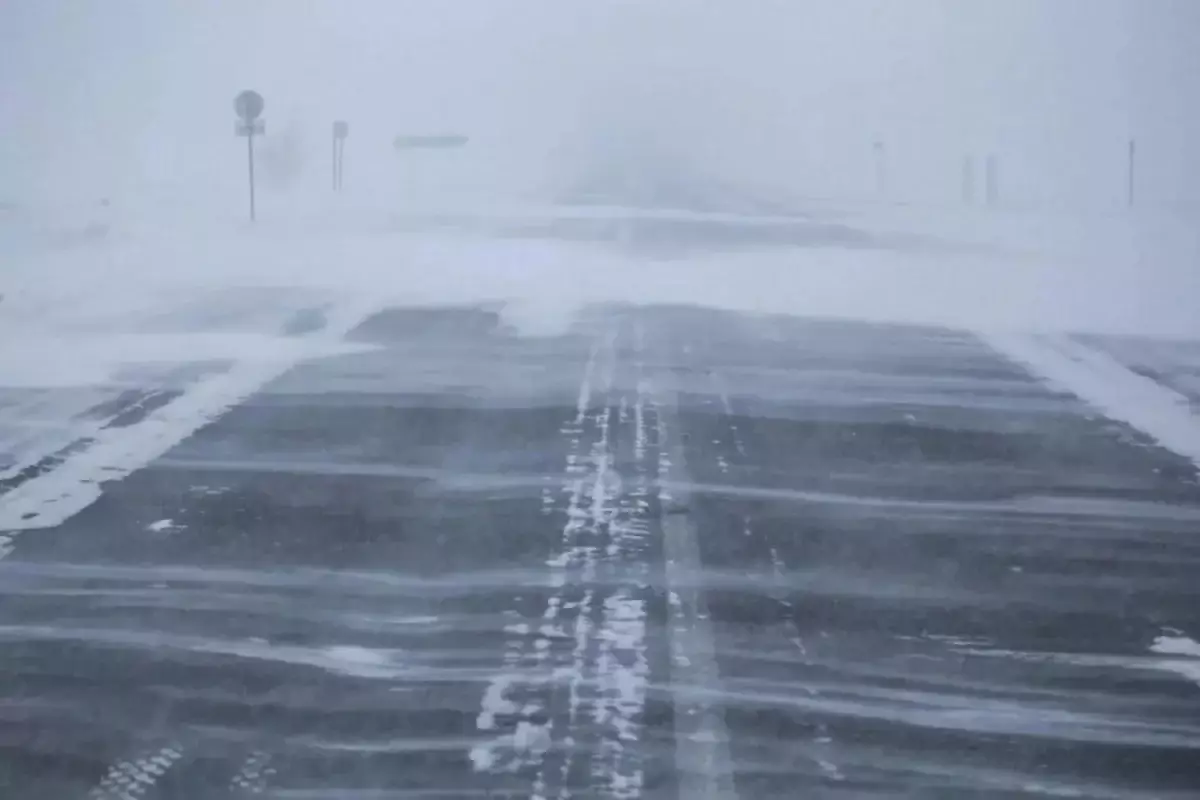 Спасатели выручили отца с ребенком на трассе Астана – Павлодар