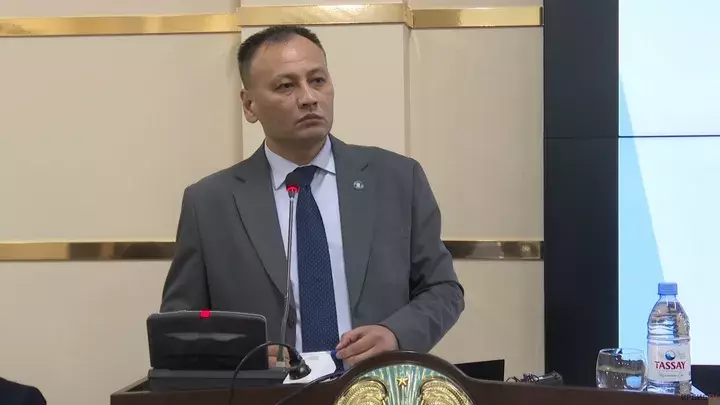 Әділет департаменті өкіліне қатаң сөгіс ұсынылды