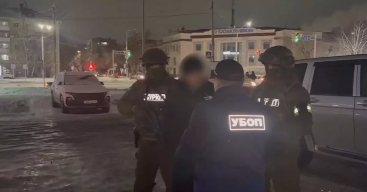  ШҚО-да 17 жастағы студент қатарластарын бопсалап келген (ВИДЕО) 