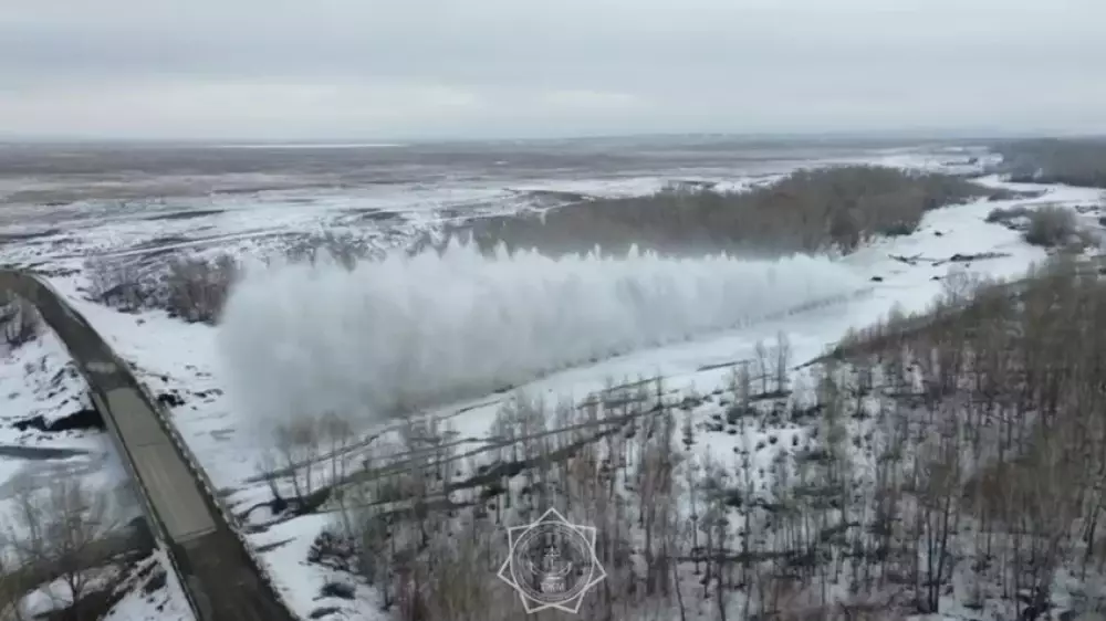 “Страшно и мощно“: на реках ВКО прогремели взрывы