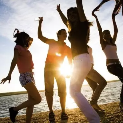 Казахстан обошёл Францию и Сингапур в мировом рейтинге счастья