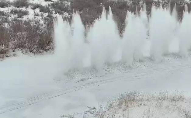 Екі өңірдегі өзендерде болған “қорқынышты жарылыс“ видеоға түсіп қалды