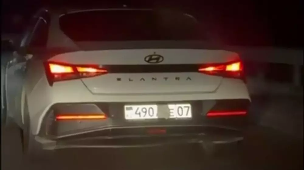 Казахстанец скрыл буквы на номере авто и лишился прав