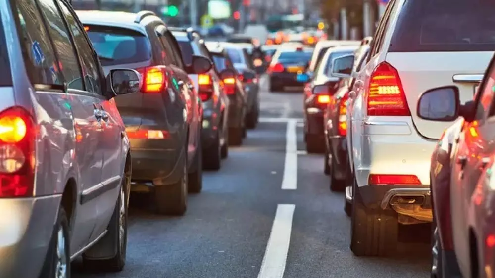 У казахстанцев возникли вопросы по расчету налога на транспорт: объяснение КГД