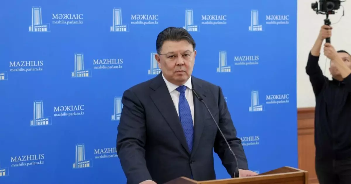  Бозымбаев: өңірлерде үш рет әкім болдым, жастарға жол беру керек 