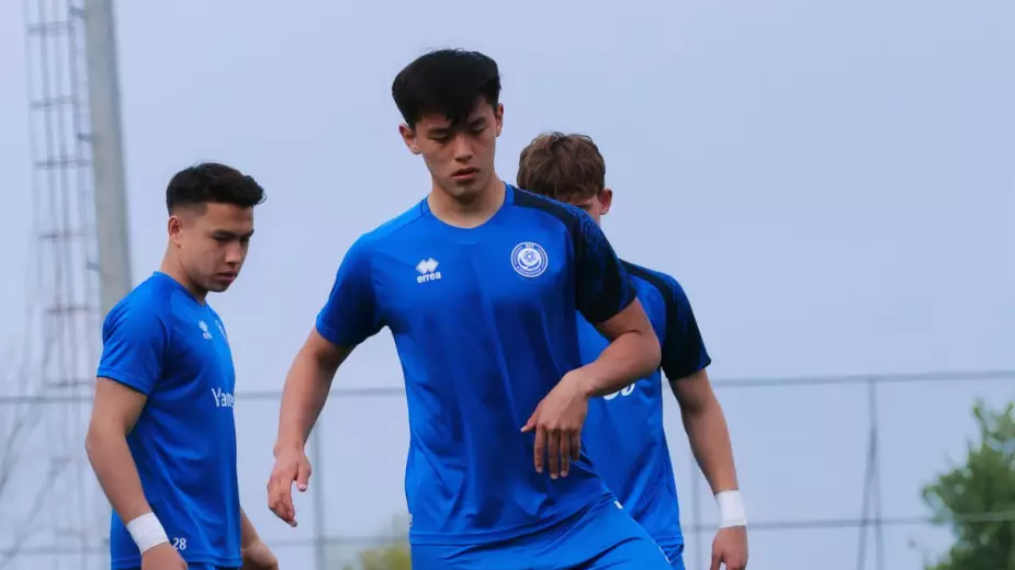 Казахстан обыграл Узбекистан на турнире по футболу среди юношей