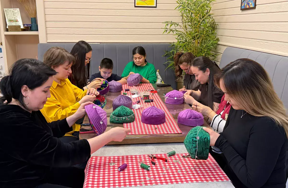 Наурыз мейрамына орай тақия кестелеуден шеберлік сағаты өтті