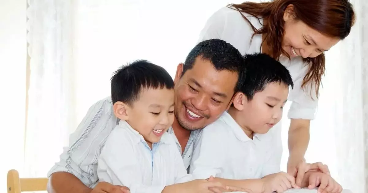  Балаға жақсы көретініңді көбірек айт 