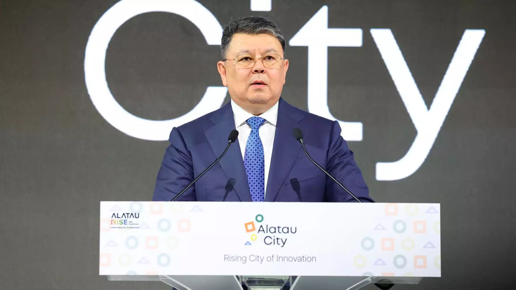  "Үш рет өңір әкімі болдым" - Қанат Бозымбаев Алатау қаласының әкімі бола ма?